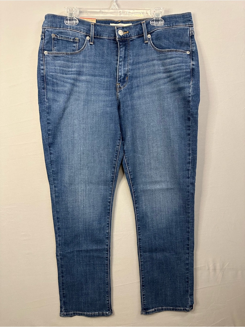 Levi's Women's 14 Straight Leg Jeans in Medium Blue NWT